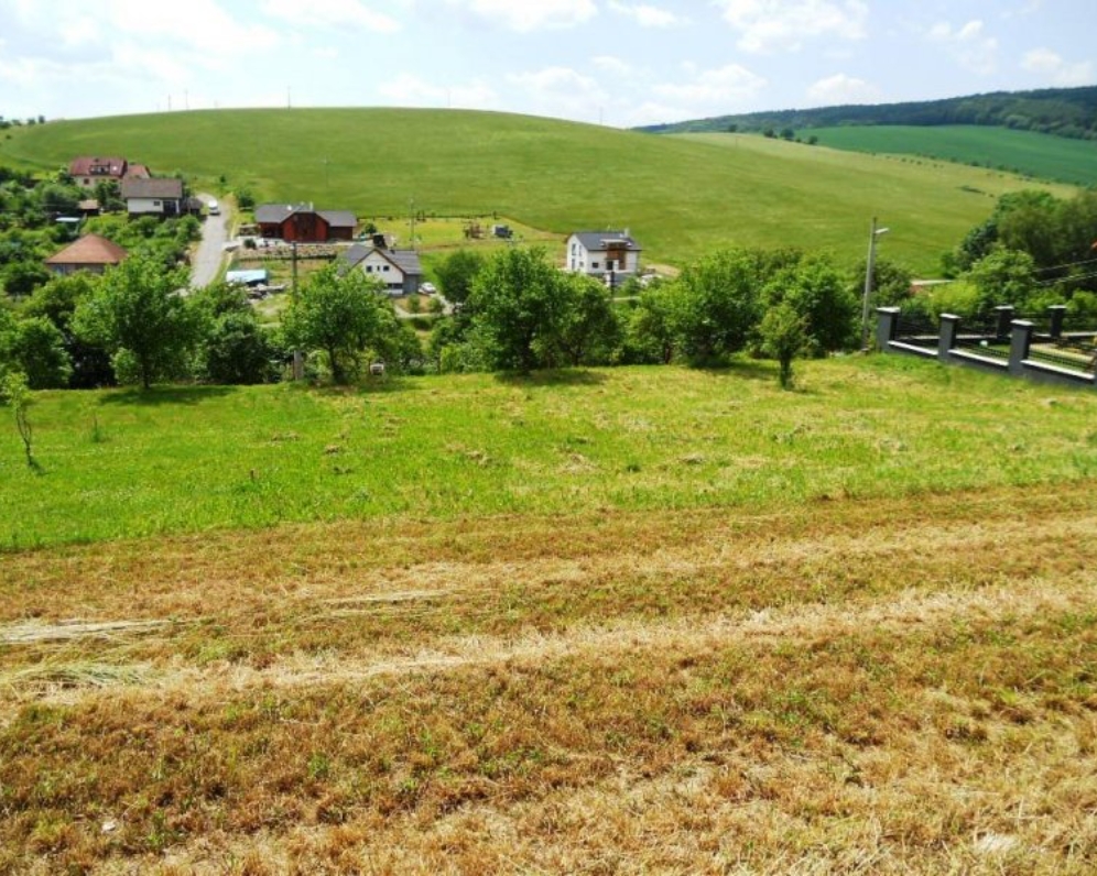 Stavební pozemek 1051 m2, Dolní Lhota u Luhačovic